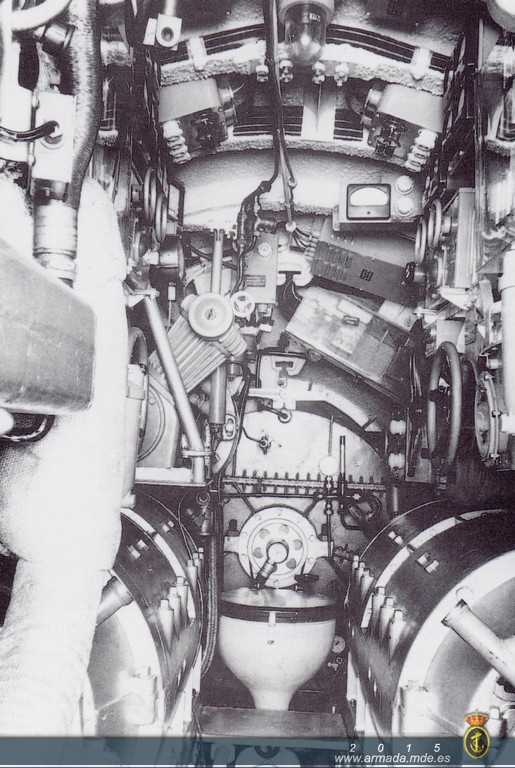 1956. CAMARA DE MOTORES DEL SA-51. Cámara de motores de un submarino de asalto tipo "Tiburón"